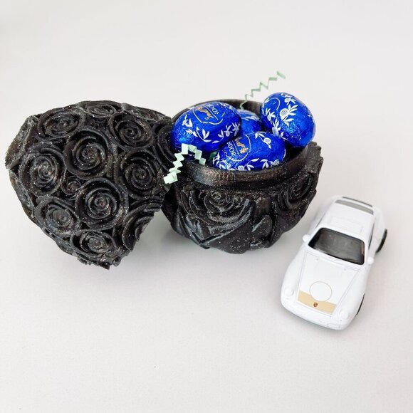 Rose-Covered Easter Eggs โ Handcrafted Party Favors, Spring Decor, Wedding Gifts - Picture 2 of 10